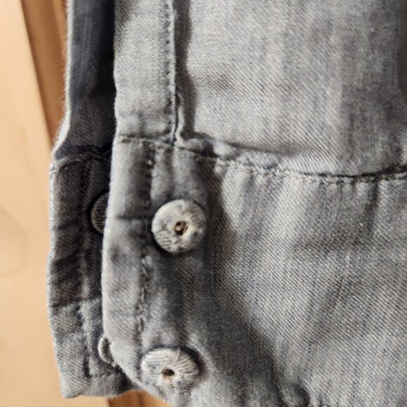 Vince Women's Chambray Light Blue Button Up Shirt Size Small - Picture 5 of 5